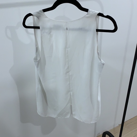 Babaton off white sleeveless blouse - Picture 2 of 3